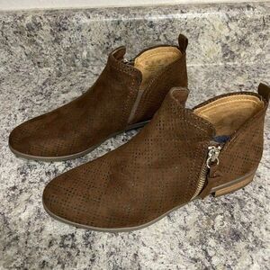 Dr. Scholl's Shoes Rate Zip Perforated‎ Casual Ankle Boots Booties low heel